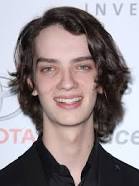 How tall is Kodi Smit McPhee?